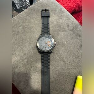 listing-status-banner